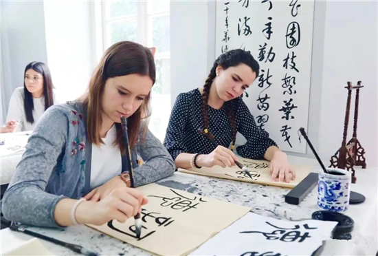 濮列平：论汉字艺术全球普及的可能性及方法